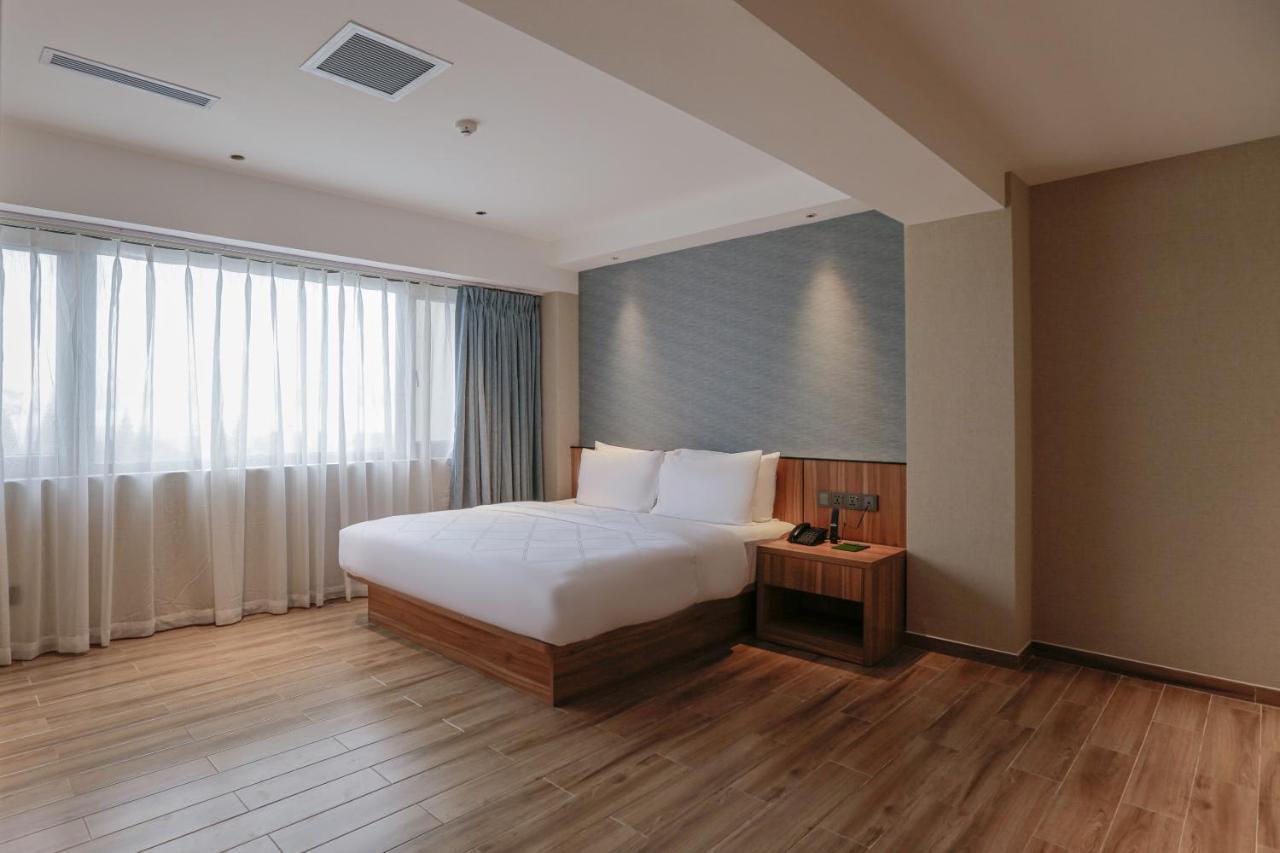 Hotel Casiana & Events Center Tagaytay Managed By Hii Tagaytay City Εξωτερικό φωτογραφία